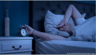 هام لكل من يعاني من الأرق والحرمان من النوم ... حيلة تجعلك تغط في النوم بعد دقيقتين