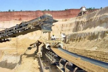 صحيفة الغارديان تكشف خبايا فوسفاط المغرب