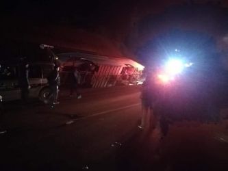 صور ... سقوط أزيد من 20 جريحا في انقلاب حافلة مشجعي النادي القنيطري بالحسيمة !