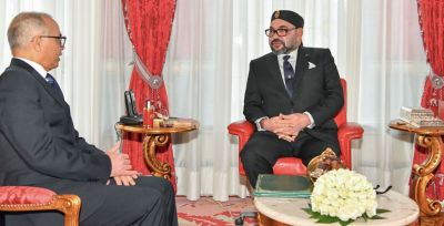 أعضاء اللجنة الخاصة بالنموذج التنموي يمثلون بين يدي الملك  وهذا عددهم
