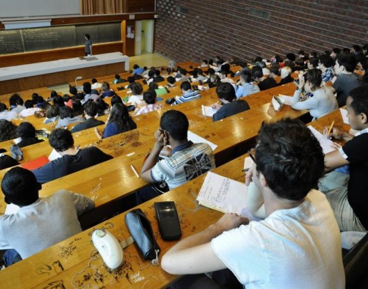 خبر سار للطلبة.. هذه نفاصيل التغطية الصحية للمواسم الدراسية المقبلة