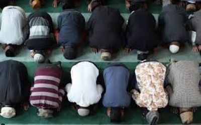 أداء الصلوات الخمس بانتظام يخفف آلام الظهر حسب آخر دراسة أمريكية