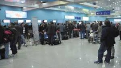 المغرب يستقبل  دفعة جديدة من مواطنيه العالقين في الجزائر على متن ثلاث طائرات