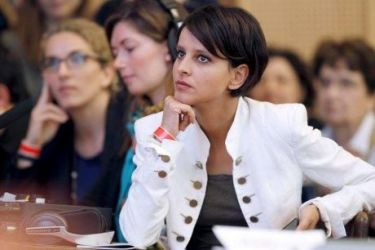 هل فعلا تم تعيين نجاة بلقاسم في منصب استاذة جامعية بالمغرب رغم عدم توفرها على شهادة الدكتوراة