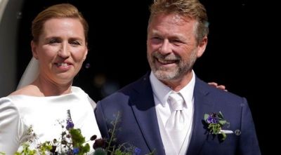 رئيسة وزراء الدنمارك تتزوج وتتحدى كورونا والسياسة