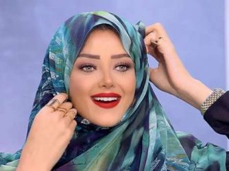 سلطات الانقلاب في مصر تفتح تحقيقا مع الصحافية رضوى الشربيني لانها دافعت عن الحجاب