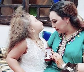 تفاصيل اقتحام الشيخة طراكس لعالم  روتيني اليومي