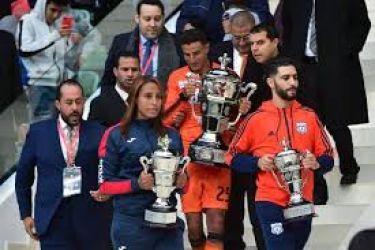 بعد انتصاره على بيراميدز المصري ، نهضة بركان  بطلاً لكأس الكونفدرالية 