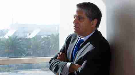 كريم التازي لـ"فاينانشل تايمز": مصالح قوية في النظام ستحاربك اذا كنت ترغب في محاربة الفساد 