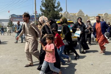 ملابس الأفغانيات في قلب أكبر تحدي لحركة طالبان والنساء ينتفضن بهذه الطريقة