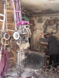 صنائع وحرف وفنون عريقة  مهددة بالانقراض في ظل لا مبالاة المسؤولين 