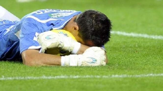 اللاعب أملاح في السجن بسبب الخيانة وهتك عرض قاصر