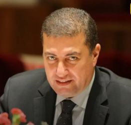 خشان المرضي يرد على رشيد العبدي: وثائق متناقضة وتساؤلات بلا إجابات في قضية "عقار القلعة"