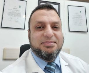 دكتور سامح جمال الدين  يدشن موسوعته الطبية ( خلاصة الطب الباطني