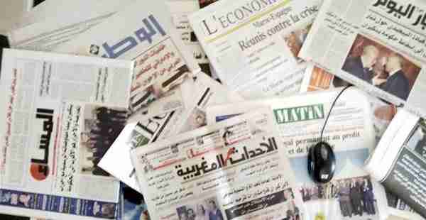 63٪ من قراء الجرائد يطالعونها في المقاهي وأقل من نصفهم فقط من يقتنيها !