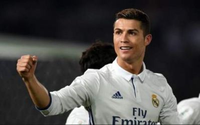 كريستيانو يطالب ب14.7 مليون يورو للبقاء في الريال