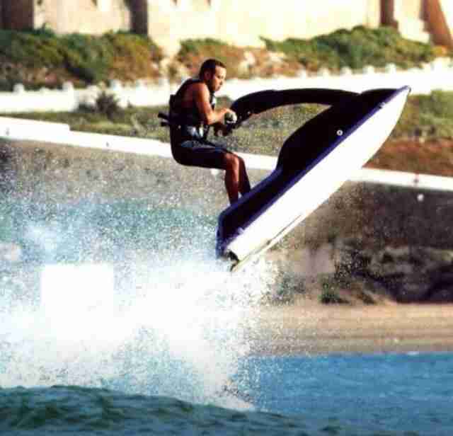 المهاجر الذي تسبب في إعفاء والي الحسيمة يخرج عن صمته: “هنا التقيت الملك و تحدثت إليه بالانجليزية و هذا ما دار بيننا!”