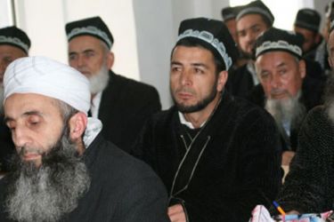 طاجيسكتان تطرد الأئمة الذين تلقوا علوم الفقه في الخارج