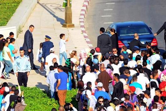 هذا ما يعشق الامير الصغير ويأتي عدة مرات لاقتنائه من موروكو مول