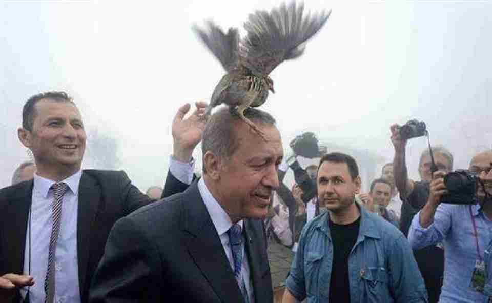 واقعة غريبة تحدث للرئيس التركي‎ أردوغان أمام المسجد