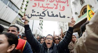 مستشار ملكي أبدى إعجابه بحركة 20 فبراير