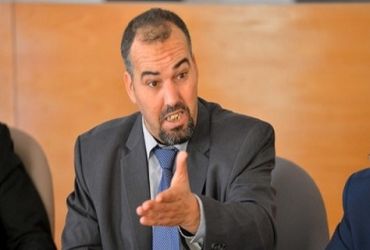 برلماني من “البيجيدي”: استضافة “دوزيم” لممثل” سنترال” خلط بشع بين الإخبار والإشهار
